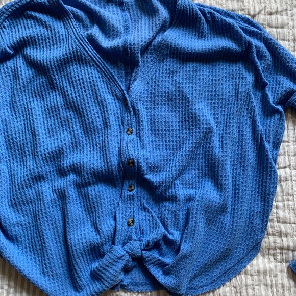 Urban Outfitter’s Long Sleeve Button Down Crop - Picture 2 of 2